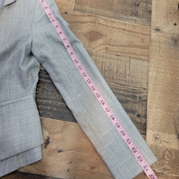 10 WHBM White House Black Market Light Gray Gold Button Blazer - Picture 7 of 8